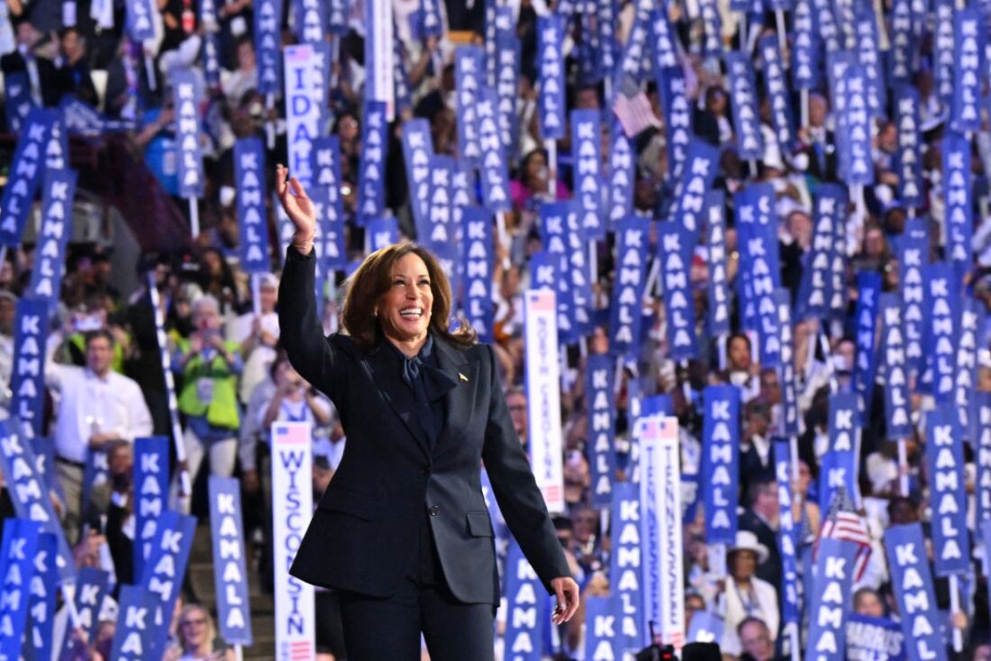 Kamala Harris' entrance into the Democratic National Convention 